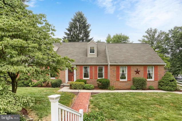 19 Paddock Lane