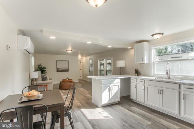 37 Creekside Lane