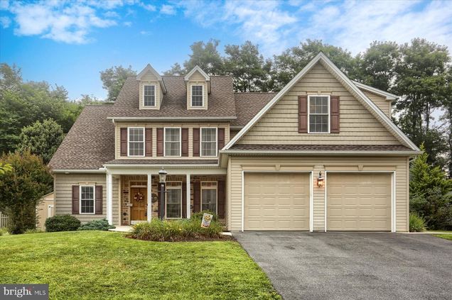214 Hope Drive BOILING SPRINGS, PA House Active - Photo 1 of 66. Opens carousel modal