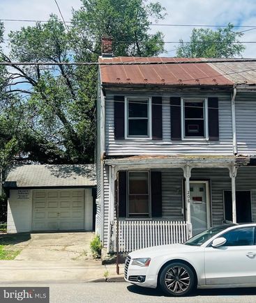 208 N West St