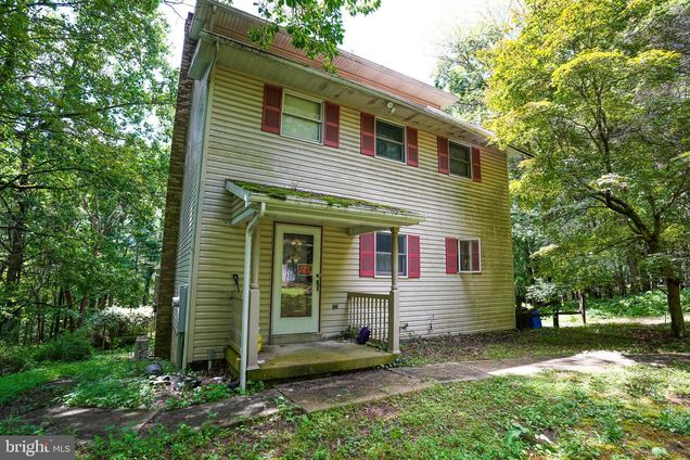 590 Pinewood Road LEHIGHTON, PA House Active - Photo 1 of 34. Opens carousel modal