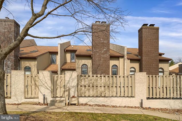 822 W Aaron Drive STATE COLLEGE, PA Condo Sold - Photo 1 of 40. Opens carousel modal