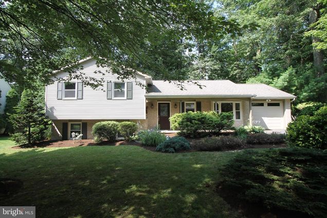 418 Canterbury Drive