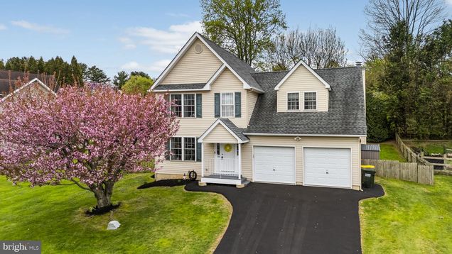 130 W Hillside Drive OXFORD, PA House Sold - Photo 1 of 37. Opens carousel modal
