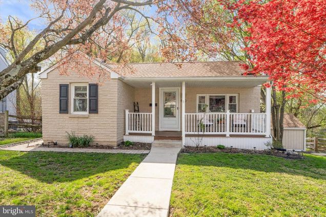 800 Park Avenue KENNETT SQUARE, PA House Sold - Photo 1 of 29. Opens carousel modal