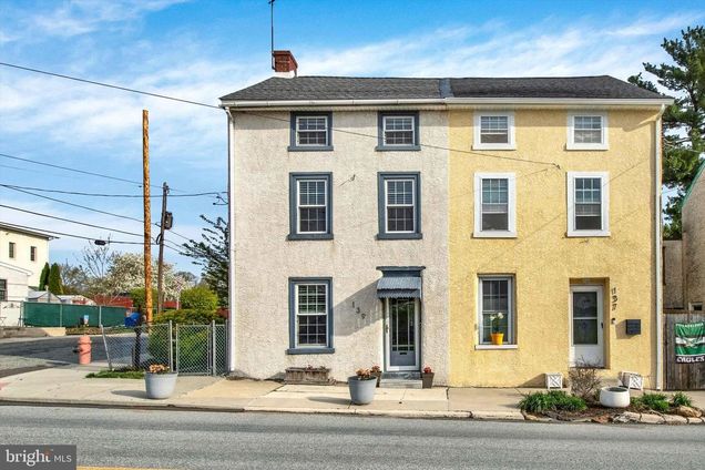 139 Emmett Street PHOENIXVILLE, PA Townhouse Sold - Photo 1 of 35. Opens carousel modal
