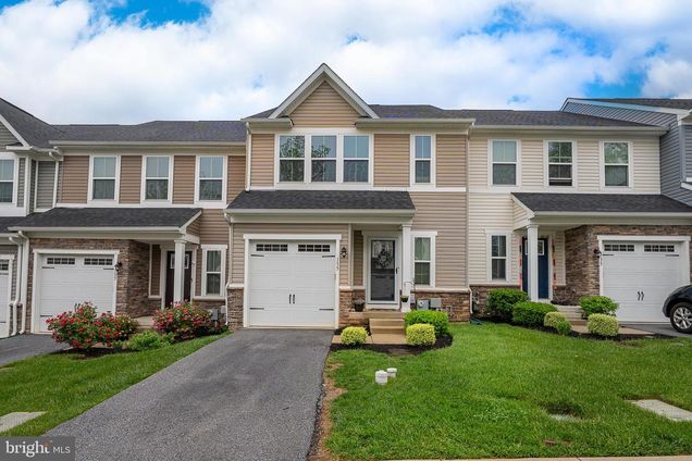 135 Mulberry Drive MALVERN, PA Townhouse Sold - Photo 1 of 37. Opens carousel modal