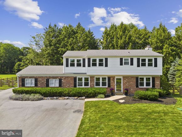 891 W King Road