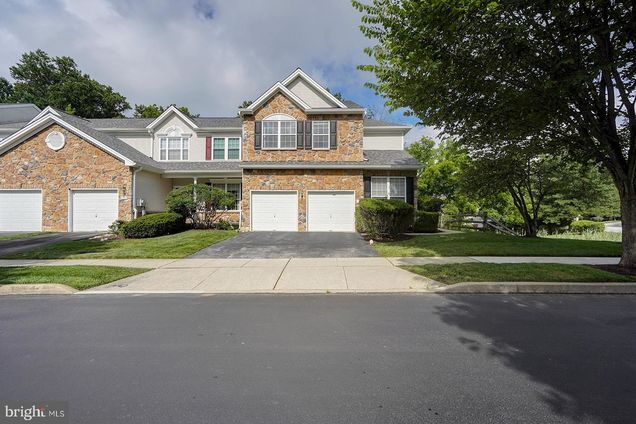 100 Forelock Court