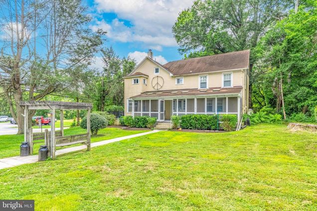 1025 Lenape Road WEST CHESTER, PA House Active - Photo 1 of 34. Opens carousel modal