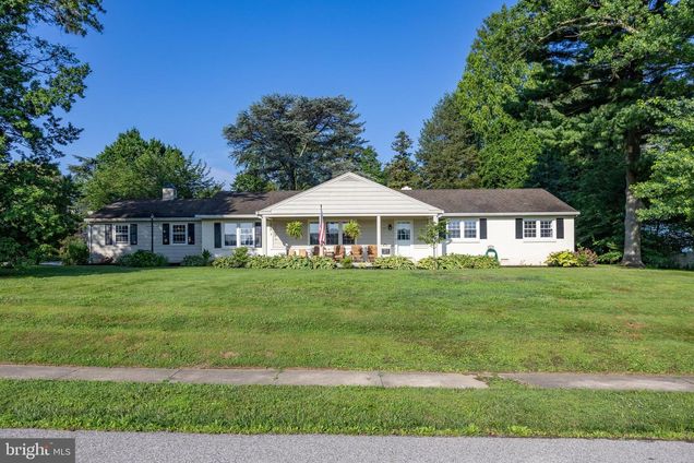 21 Dogwood Drive KENNETT SQUARE, PA House Active - Photo 1 of 64. Opens carousel modal