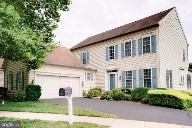 15 Ridings Way