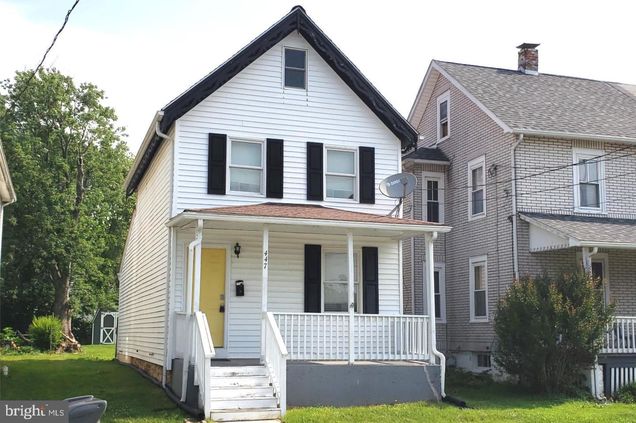 447 Hodgson Street OXFORD, PA House Active - Photo 1 of 12. Opens carousel modal