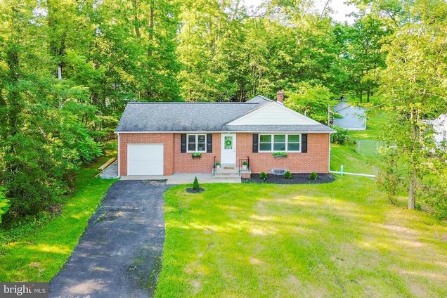 515 Park Road SPRING CITY, PA House Active - Photo 1 of 38. Opens carousel modal