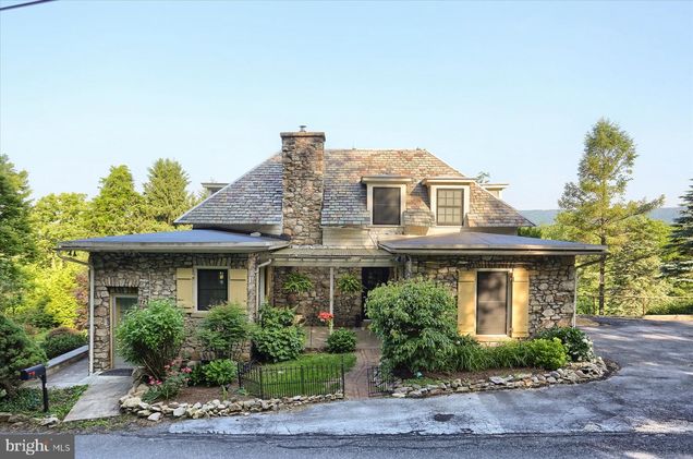 7 Hillside Road DAUPHIN, PA House Sold - Photo 1 of 33. Opens carousel modal
