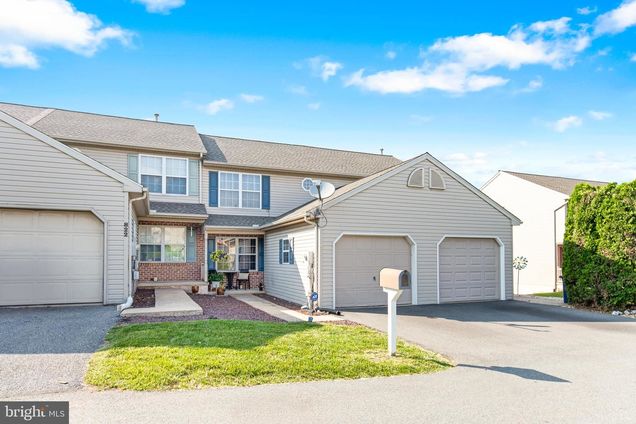 826 Woodridge Drive
