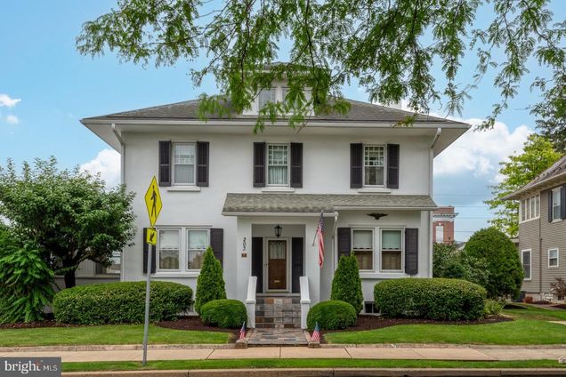 203 Cocoa Avenue