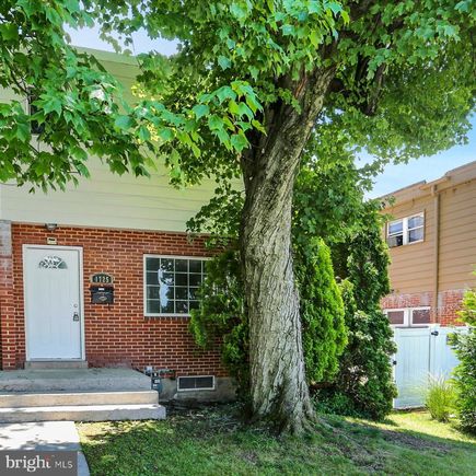 1725 Cumberland Street HARRISBURG, PA Townhouse Active - Photo 1 of 20. Opens carousel modal