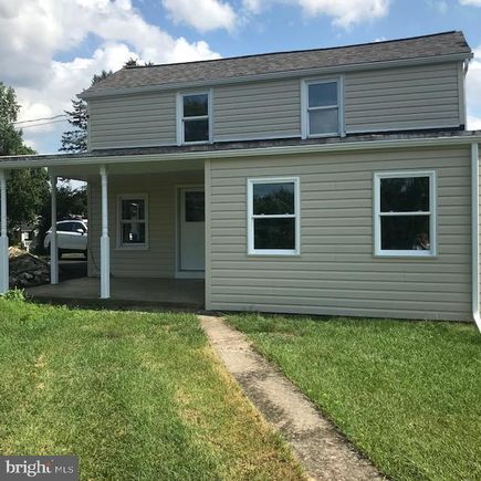 218 N Railroad Street HUMMELSTOWN, PA House Active - Photo 1 of 22. Opens carousel modal