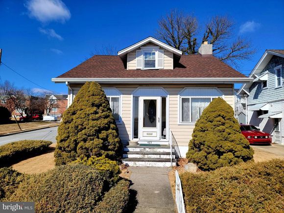 423 Deakyne Avenue RIDLEY PARK, PA House Sold - Photo 1 of 52. Opens carousel modal
