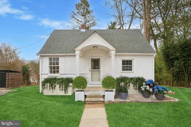 36 Park Avenue MEDIA, PA House Sold - Photo 1 of 32. Opens carousel modal