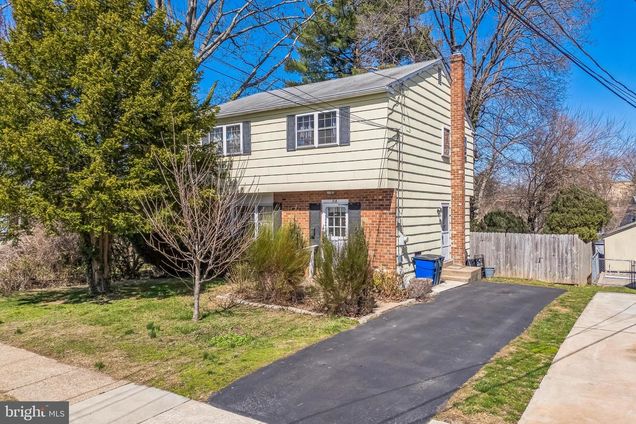 315 Shaw Road RIDLEY PARK, PA House Sold - Photo 1 of 50. Opens carousel modal