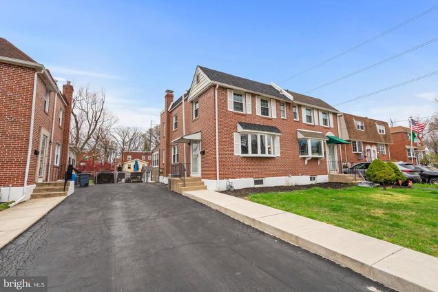 712 Tasker Street RIDLEY PARK, PA Townhouse Sold - Photo 1 of 33. Opens carousel modal