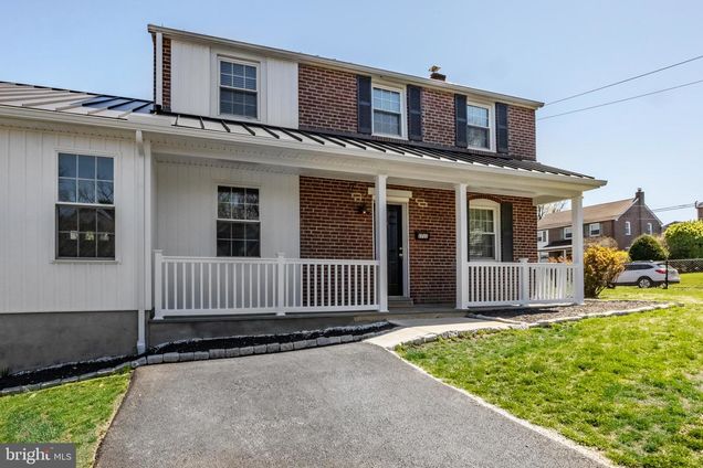 1711 Lynnewood Drive