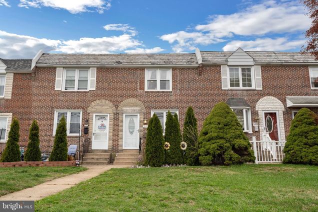 5211 N Springfield Road CLIFTON HEIGHTS, PA Townhouse Sold - Photo 1 of 30. Opens carousel modal