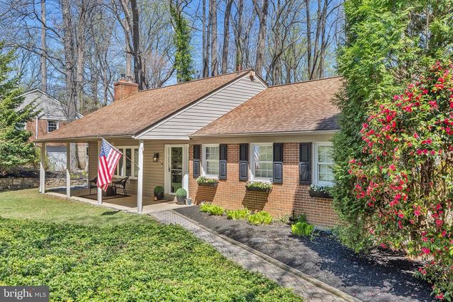 9 S Bryn Mawr Place MEDIA, PA House Sold - Photo 1 of 38. Opens carousel modal