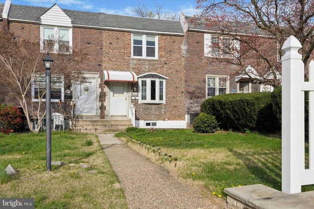 311 Westpark Lane CLIFTON HEIGHTS, PA Townhouse Sold - Photo 1 of 24. Opens carousel modal