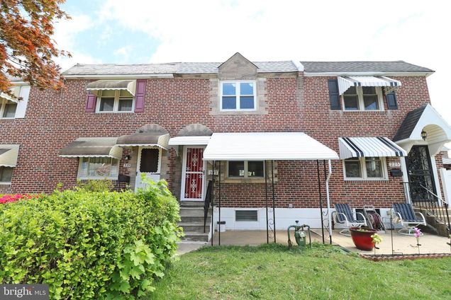 227 Gramercy Drive CLIFTON HEIGHTS, PA Townhouse Sold - Photo 1 of 78. Opens carousel modal