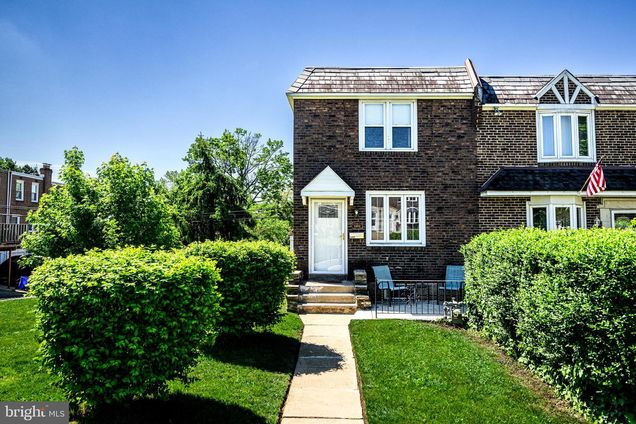 5202 Fairhaven Road CLIFTON HEIGHTS, PA Townhouse Sold - Photo 1 of 28. Opens carousel modal