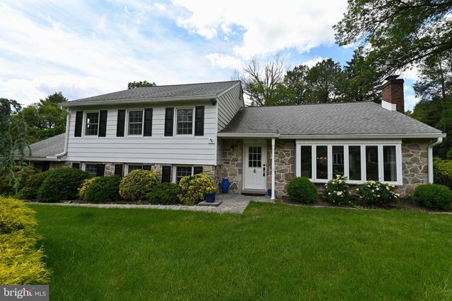 13 Pembroke Drive MEDIA, PA House Sold - Photo 1 of 37. Opens carousel modal