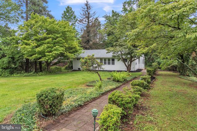 359 S New Middletown Road