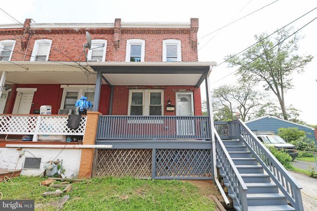 810 Walnut Street COLLINGDALE, PA Townhouse Active - Photo 1 of 48. Opens carousel modal