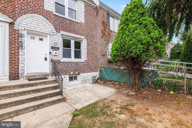 230 W Washington Avenue CLIFTON HEIGHTS, PA Townhouse Active - Photo 1 of 21. Opens carousel modal