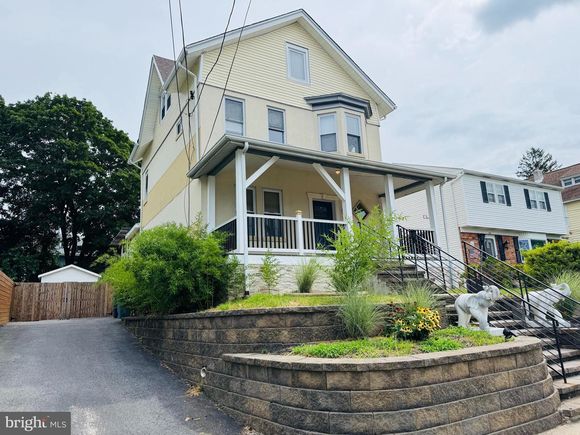 515 Harrison Street RIDLEY PARK, PA House Active - Photo 1 of 39. Opens carousel modal