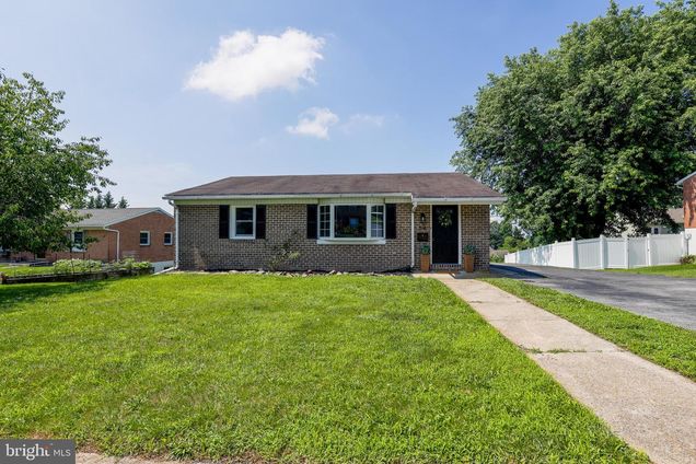 54 Reservoir Avenue