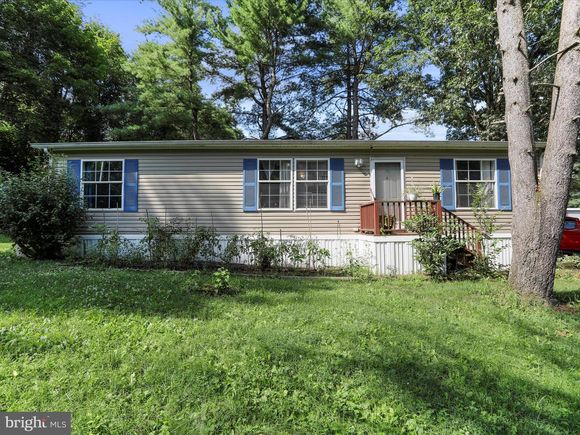 1685 Liberty Drive CHAMBERSBURG, PA House Active - Photo 1 of 27. Opens carousel modal