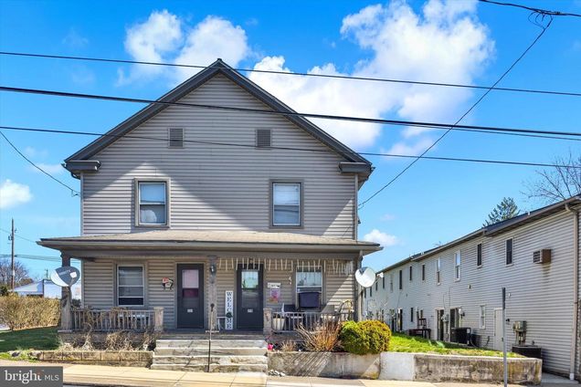 229 N Market Street ELIZABETHTOWN, PA Townhouse Sold - Photo 1 of 20. Opens carousel modal
