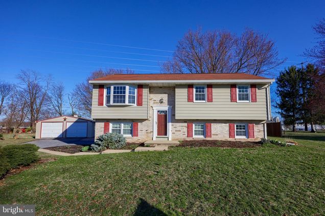 709 Pleasant Drive NEW HOLLAND, PA House Sold - Photo 1 of 36. Opens carousel modal