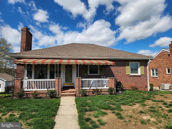 1021 Central Avenue COLUMBIA, PA House Sold - Photo 1 of 32. Opens carousel modal