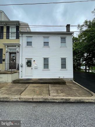 100 Cedar Street COLUMBIA, PA Townhouse Sold - Photo 1 of 59. Opens carousel modal