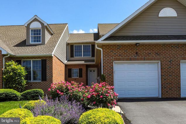 4 Spring Hill Lane