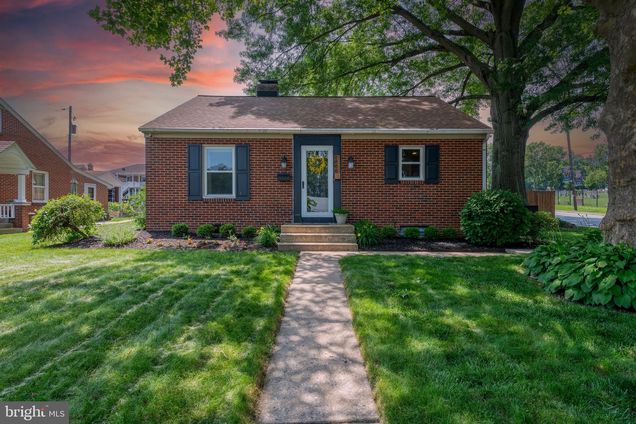 1000 Grinnell Avenue COLUMBIA, PA House Sold - Photo 1 of 35. Opens carousel modal