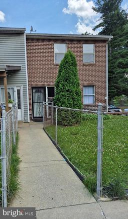 555 Woodward Street