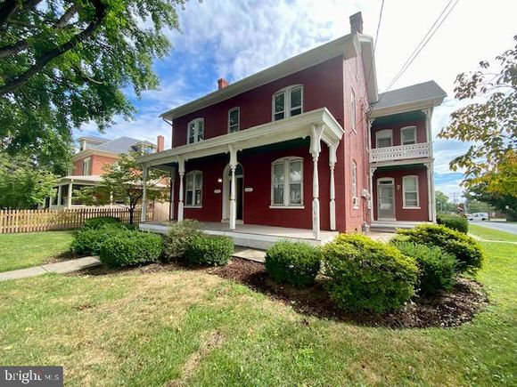 402 N George Street Unit B MILLERSVILLE, PA Apartment Active - Photo 1 of 13. Opens carousel modal