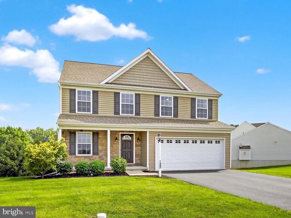 122 Lakeside Crossing