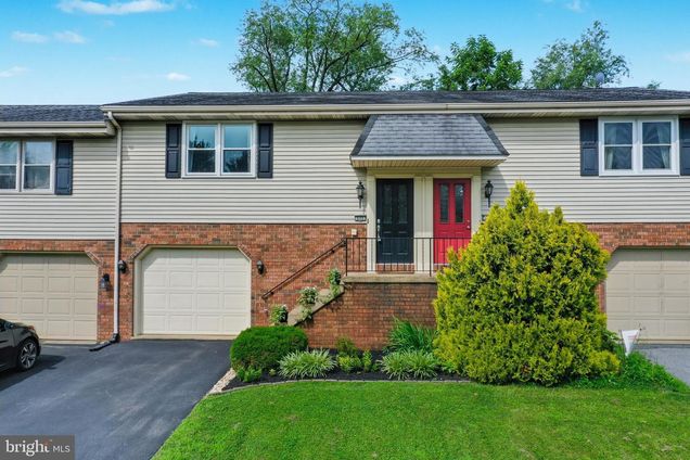 606 S Cedar Street LITITZ, PA Townhouse Active - Photo 1 of 39. Opens carousel modal